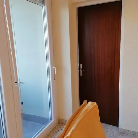 Apartamento Piso A 50m De La Playa Con Terraza Y 2 Hab *