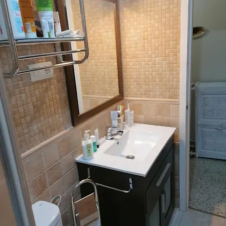 Piso A 50m De La Playa Con Terraza Y 2 Hab *